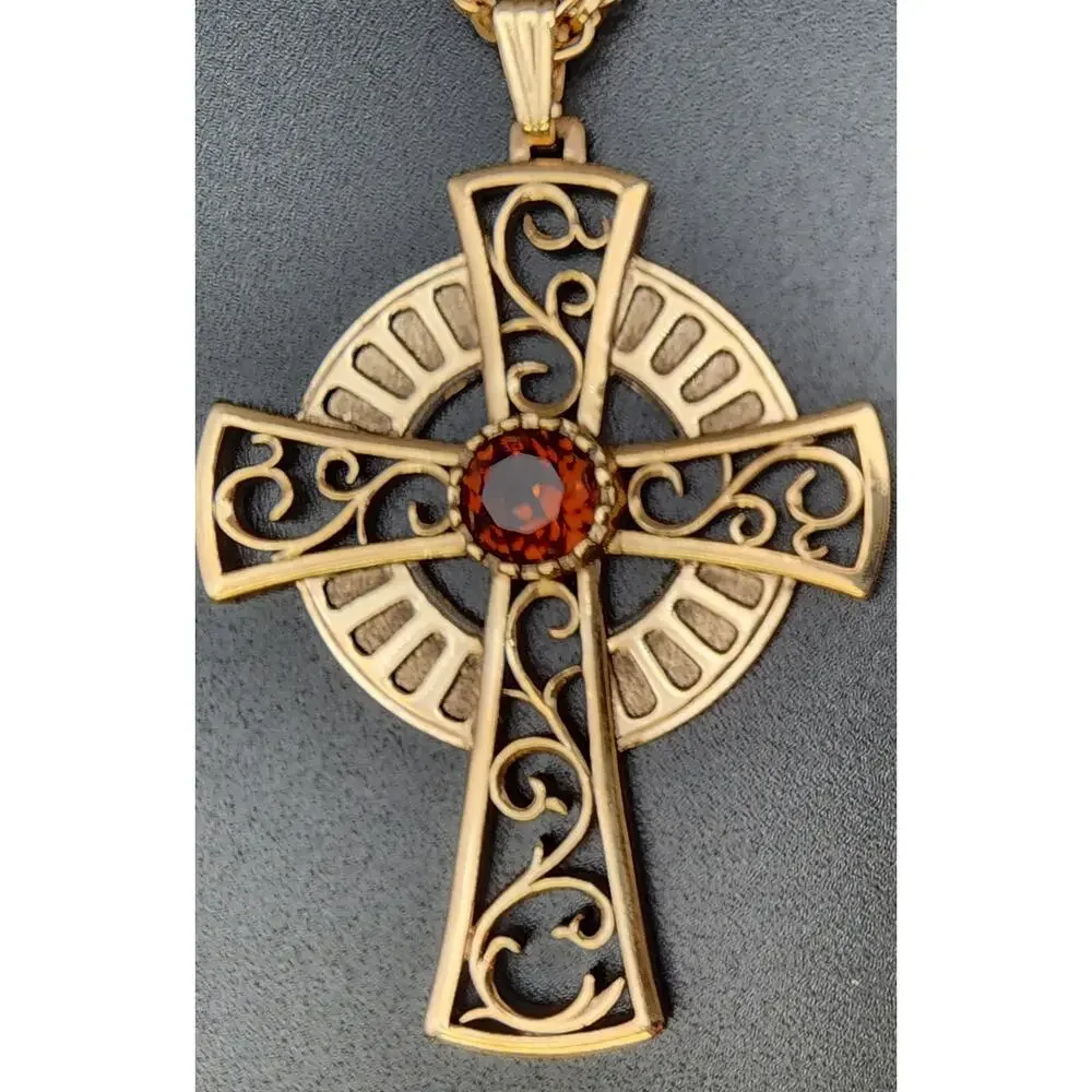 1979 Sarah Coventry Celtic Cross Necklace w/ Amber Gemstone – Limited Edition - Picture 3 of 16